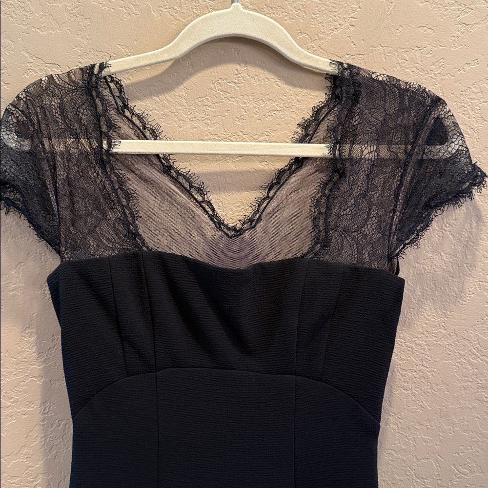 BCBG MaxAzria Black Lace Julia Crepe Gown Size 2 NEW - Picture 4 of 17